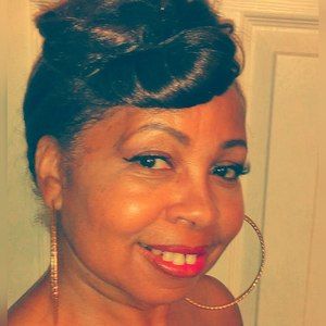 Meet your Posher, Elaine